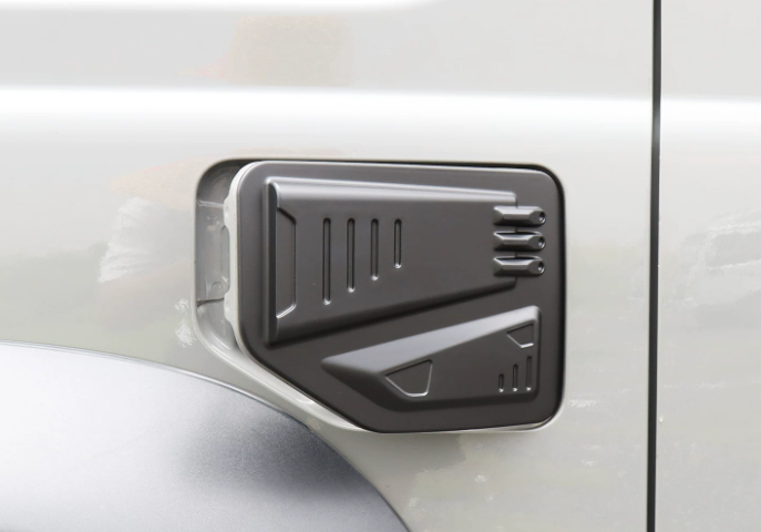 Ốp nắp bình xăng Suzuki Jimny JB74