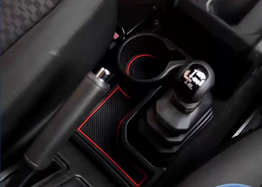 Khay đựng đồ bảng điều khiển trung tâm Suzuki Jimny JB74
