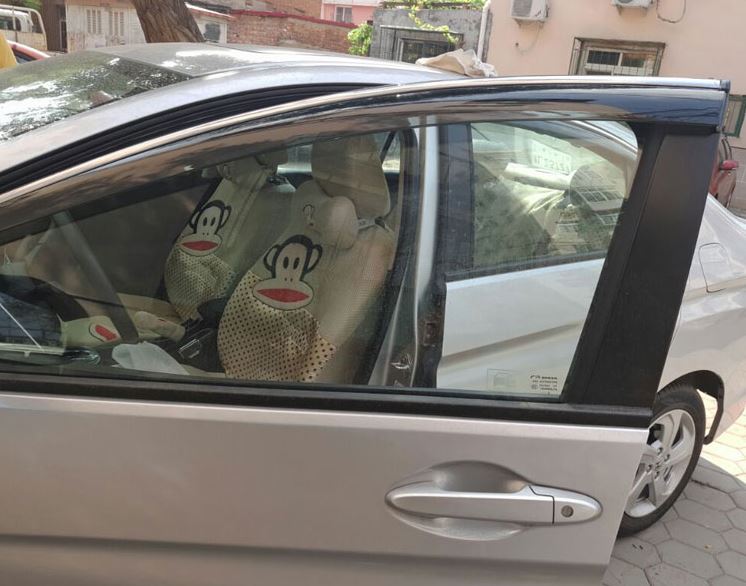 Vè che mưa MG ZS 2021