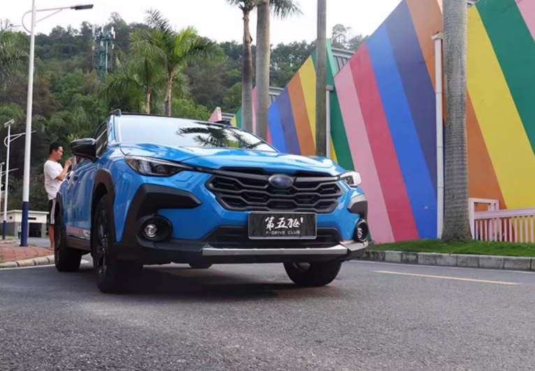 Ốp cản trước xe Subaru Crosstreck 2025
