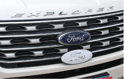 Logo trước Ford Explorer 2013-2019