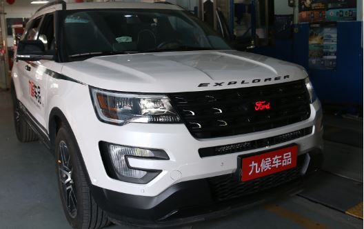 Logo trước Ford Explorer 2013-2019