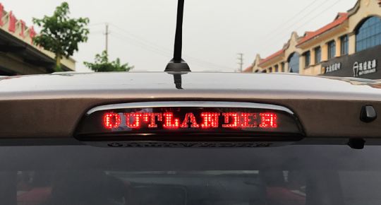 Ốp trang trí đèn phanh Mitsubishi Outlander