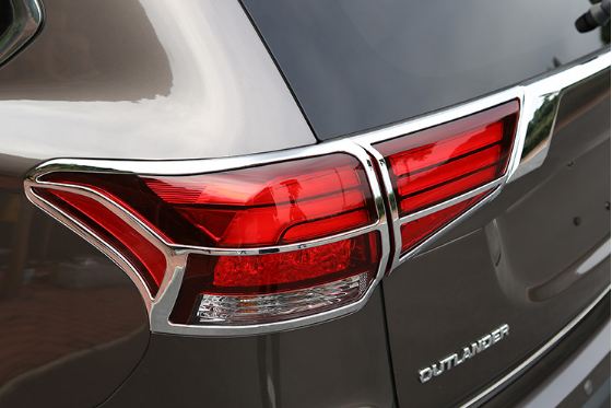 Ốp viền đèn sau Mitsubishi Outlander